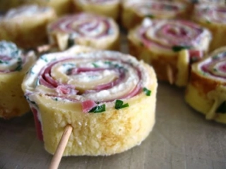 Rulo Krep Tarifi ve Malzemeleri Rulo Krep Tarifi ve Malzemeleri